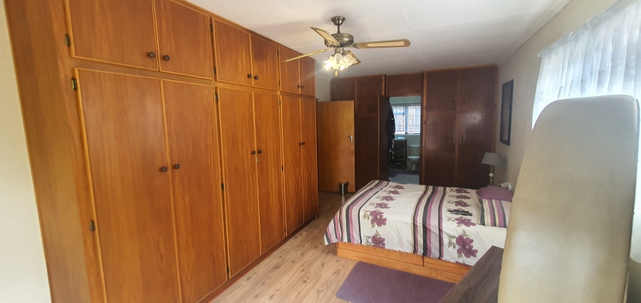 3 Bedroom Property for Sale in Heiderand Western Cape